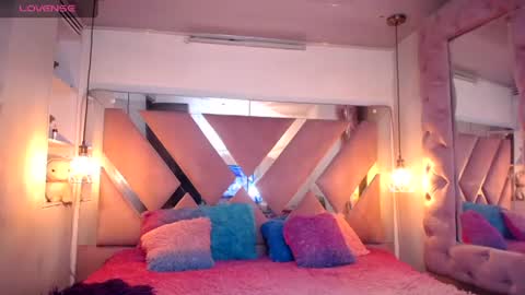 princessa_charlotte online show from June 2026 08:00:01 PM