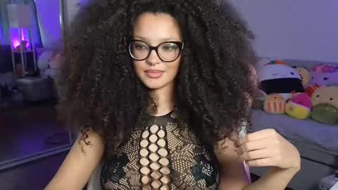 Amber online show from November 2025 12:52:02 AM