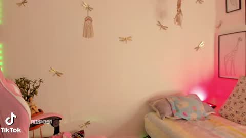 princessluna_14 online show from June 2026 10:08:01 PM