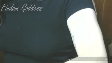 Snapshot of princessmariahswitch chatting on October 2025 06:14:01 AM Cuckold Cravings online show from October 2025 06:14:01 AM