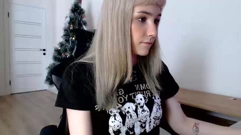 18 y.o online show from February 2025 11:33:01 AM
