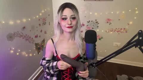 Snapshot of princessstarrxxx chatting on May 2026 09:20:02 PM Starr online show from May 2026 09:20:02 PM