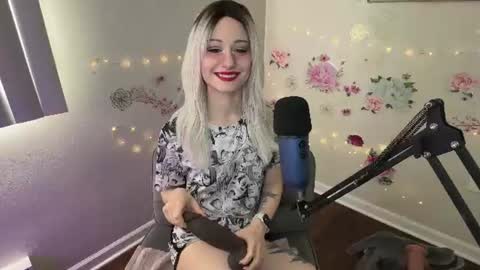 Snapshot of princessstarrxxx chatting on July 2026 07:46:01 PM Starr online show from July 2026 07:46:01 PM