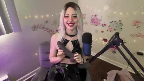 Snapshot of princessstarrxxx chatting on July 2026 07:41:01 PM Starr online show from July 2026 07:41:01 PM