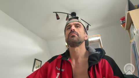 Dutchieeeee8 online show from April 2026 02:43:01 PM