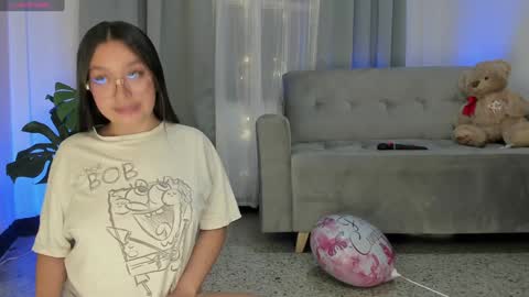 Snapshot of prvncessa_10 chatting on December 2024 06:35:01 AM INDEPENDENT MODEL online show from December 2024 06:35:01 AM