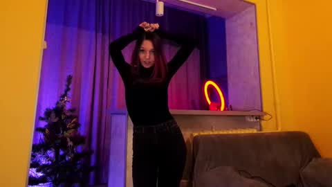 LUCY -----    online show from December 2024 03:37:01 PM