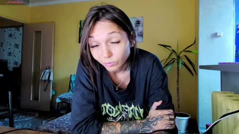 LUCY -----    online show from October 2025 10:23:02 AM