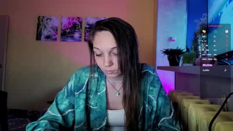 LUCY -----    online show from November 2025 01:33:01 PM