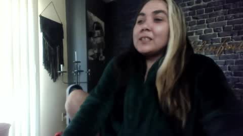 Krystle online show from May 2026 01:16:01 PM