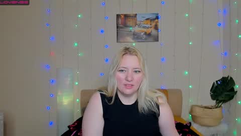 Snapshot of puffybun chatting on March 2025 11:43:02 PM puffybun online show from March 2025 11:43:02 PM