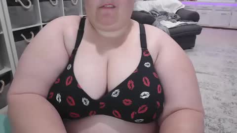 Snapshot of pugglelover chatting on January 2025 11:11:01 PM Puggie - online show from January 2025 11:11:01 PM