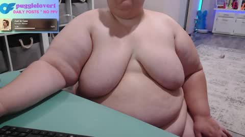 Snapshot of pugglelover chatting on October 2025 11:06:01 AM Puggie - online show from October 2025 11:06:01 AM