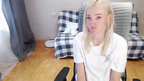 Polly online show from June 2026 06:34:02 AM
