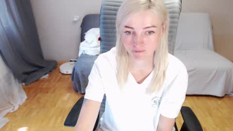 Polly online show from June 2026 05:37:01 AM