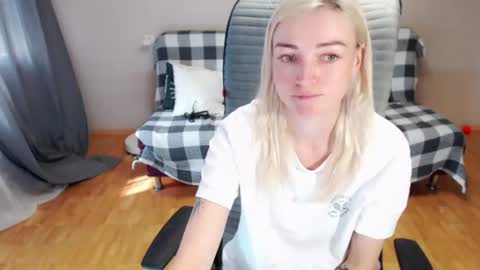 Polly online show from July 2026 05:11:01 AM