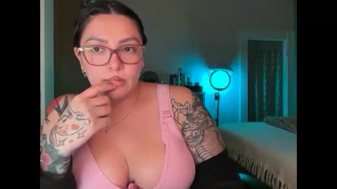 Pumpkin bunny online show from October 2025 03:38:01 AM