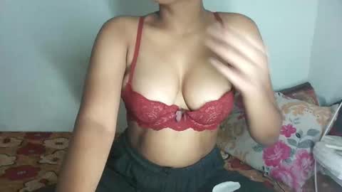 Snapshot of pureelove chatting on December 2025 09:36:01 AM Your love online show from December 2025 09:36:01 AM