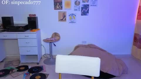 purepleasure25 online show from May 2026 12:01:01 PM