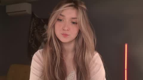 Bella online show from May 2026 02:10:01 PM