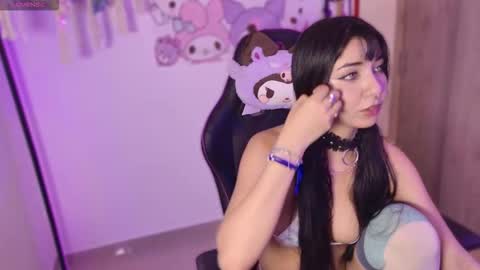 Snapshot of purple_ema chatting on January 2026 08:01:01 PM purple_ema online show from January 2026 08:01:01 PM