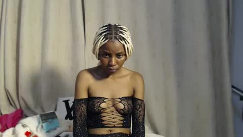 Snapshot of pussiey_tightte chatting on November 2025 08:52:01 PM Sweetpie online show from November 2025 08:52:01 PM