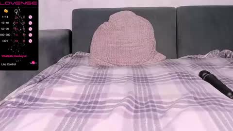 Nina online show from February 2025 03:32:02 PM