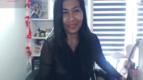 Snapshot of pussycash chatting on December 2024 02:10:02 AM POCCA online show from December 2024 02:10:02 AM