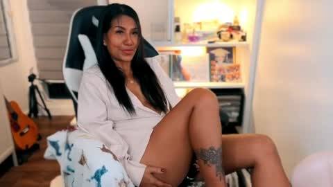 Snapshot of pussycash chatting on September 2025 06:35:01 PM POCCA online show from September 2025 06:35:01 PM