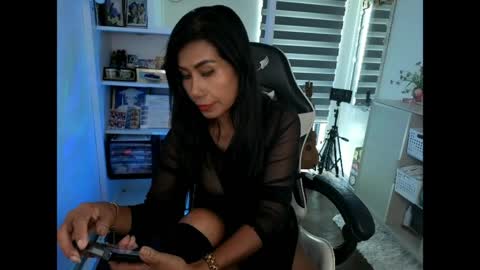 Snapshot of pussycash chatting on April 2026 05:05:01 AM POCCA online show from April 2026 05:05:01 AM