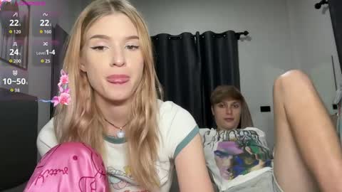 Lina online show from May 2026 09:33:01 PM