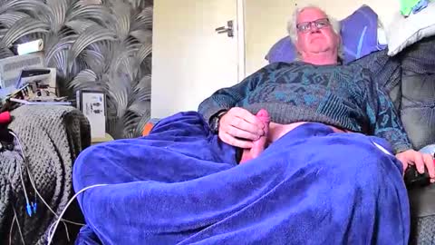 Genital sucker online show from April 2026 12:04:01 PM