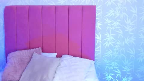 qadeshh  online show from October 2025 06:04:02 AM