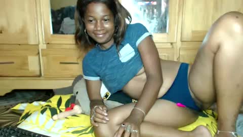 Snapshot of qeen_sexy chatting on January 2025 03:30:02 AM queen sexy online show from January 2025 03:30:02 AM