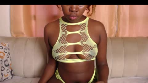Snapshot of quaine_ryleighn chatting on May 2026 08:20:01 AM RYLEIGHN online show from May 2026 08:20:01 AM