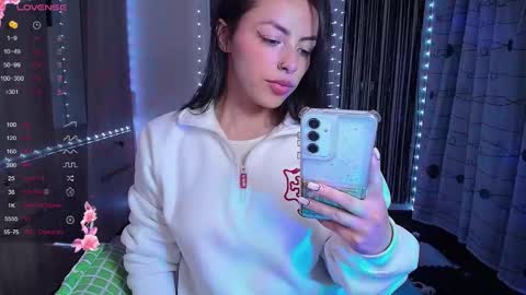 Snapshot of queen__abby chatting on March 2026 04:07:02 AM Queen Abby online show from March 2026 04:07:02 AM