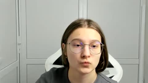 Amelie online show from March 2026 07:56:01 AM