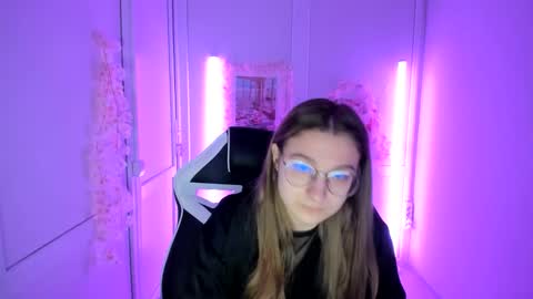 Amelie online show from May 2026 08:09:01 AM