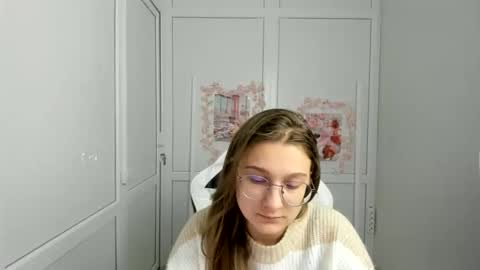 Amelie online show from May 2026 08:33:02 AM