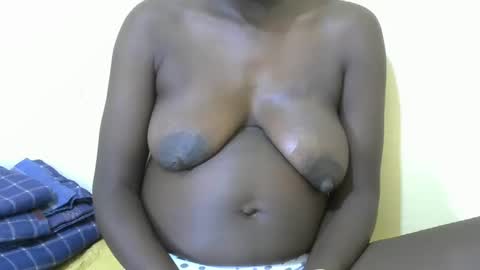 queen_berry1 online show from February 2025 06:49:02 AM