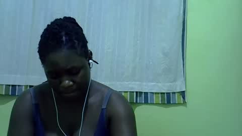 queen_diva01 online show from April 2026 10:02:02 PM