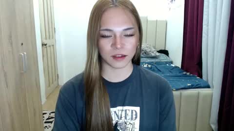 Snapshot of queen_heart0 chatting on January 2026 01:44:01 AM shawny online show from January 2026 01:44:01 AM