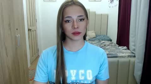 Snapshot of queen_heart0 chatting on February 2026 02:27:01 AM shawny online show from February 2026 02:27:01 AM