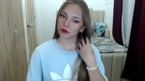 Snapshot of queen_heart0 chatting on February 2026 02:18:02 AM shawny online show from February 2026 02:18:02 AM