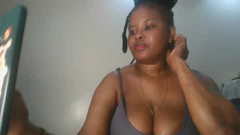 Snapshot of queen_kikih chatting on February 2026 11:13:01 AM Queen kikih online show from February 2026 11:13:01 AM