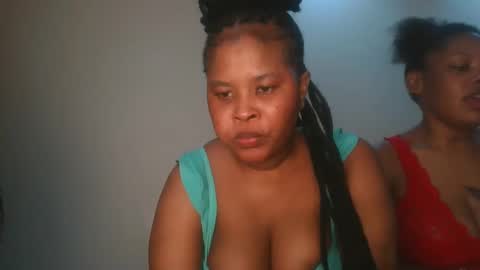 Snapshot of queen_kikih chatting on February 2026 07:03:02 PM Queen kikih online show from February 2026 07:03:02 PM