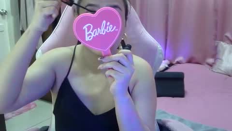 Snapshot of queen_kur chatting on February 2025 05:26:02 AM QueenHennessy online show from February 2025 05:26:02 AM