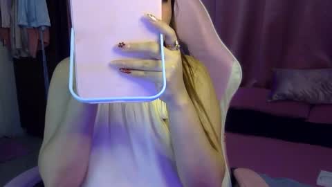 Snapshot of queen_kur chatting on February 2025 11:22:01 AM QueenHennessy online show from February 2025 11:22:01 AM