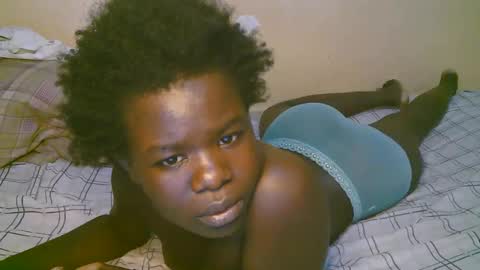 Snapshot of queen_latasha chatting on April 2026 09:46:02 AM queen_latasha online show from April 2026 09:46:02 AM