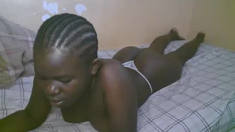 Snapshot of queen_latasha chatting on April 2026 05:47:01 AM queen_latasha online show from April 2026 05:47:01 AM